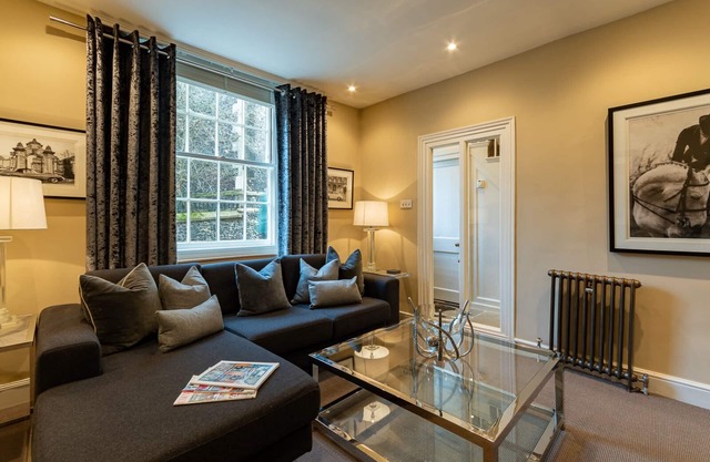 Luxury 17th century townhouse in Central Norwich close to eateries/bars/shopping