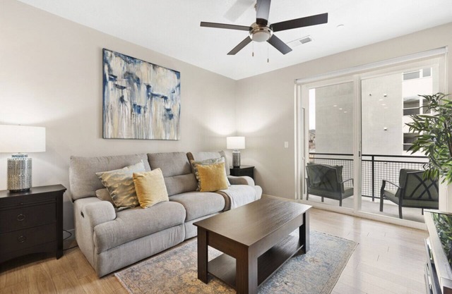 Luxury 1Bd/Ba Apt- Free Prkng Pool HotTub 24hrGym