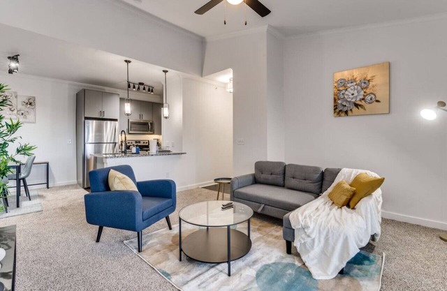 Luxury 1Bedroom Apt with Pool