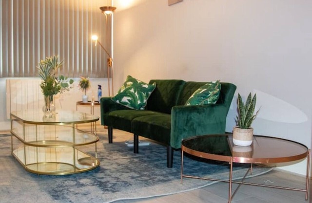 Luxury 1BR Flat Near Heathrow Airport