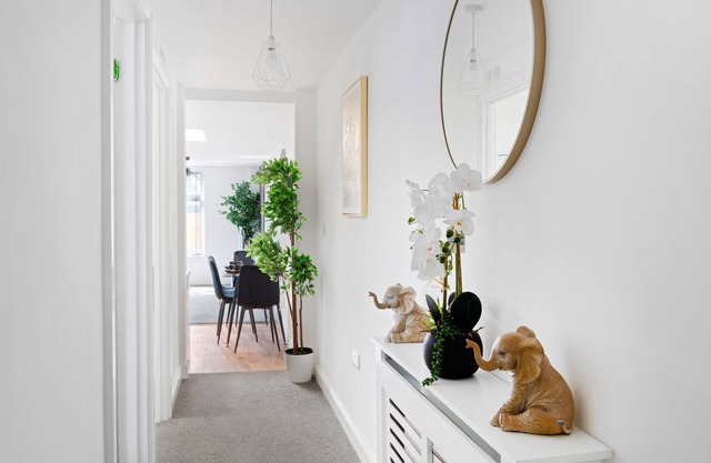 Kingswood House-Appartement-Douche-Moderne-Vue sur Rue