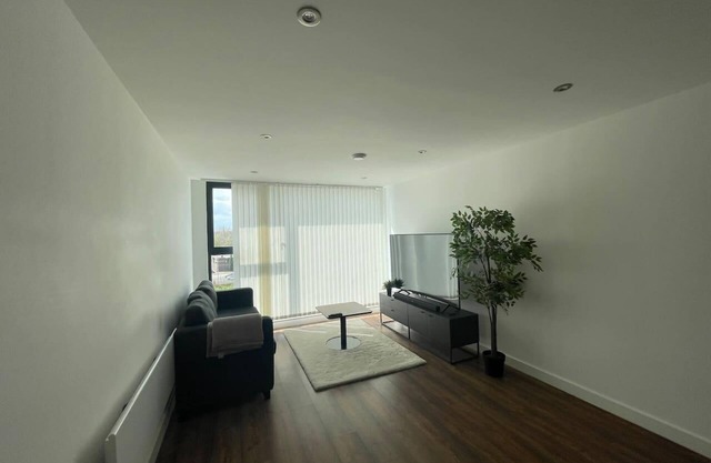 Luxury 2-Bed Apartment in Manchester with parking