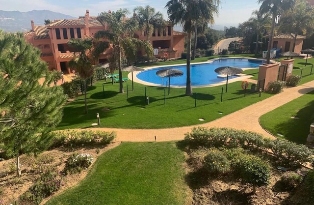 Luxury 2 bed apartment sleeps 5 in El Soto De Marbella