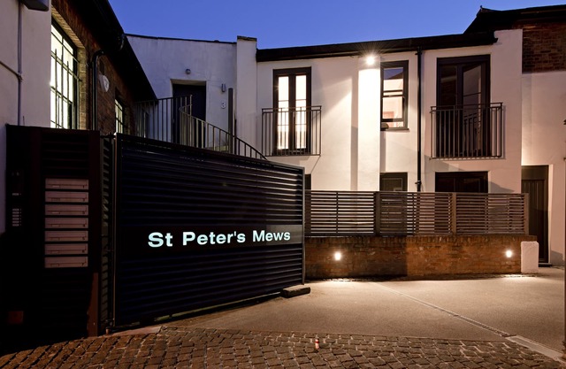 Luxury 2-bed, city centre, free parking & WiFi