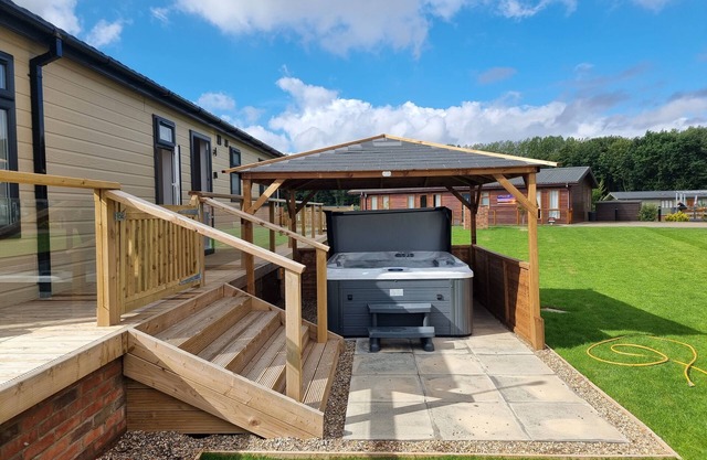 Remarkable 2-Bed Luxury Lodge in Routh with hottub