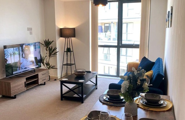 Luxury 2 Bedroom Apartment Near The Sea Ideal For Long Stays