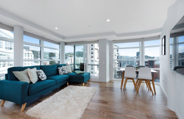 Luxury 2 Bedroom at the Pinnacles on Victoria St