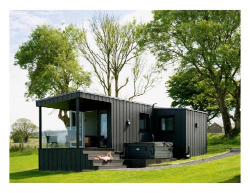 Luxury 2 Bedroom Glamping Pod with Hot Tub at Aganmore Farm Glamping - Pod 2