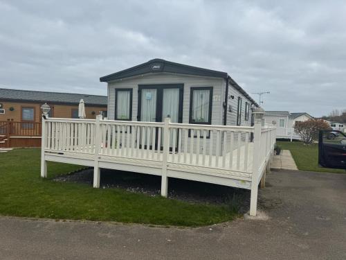 Luxury 2 Bedroom van linen included Pets go Free