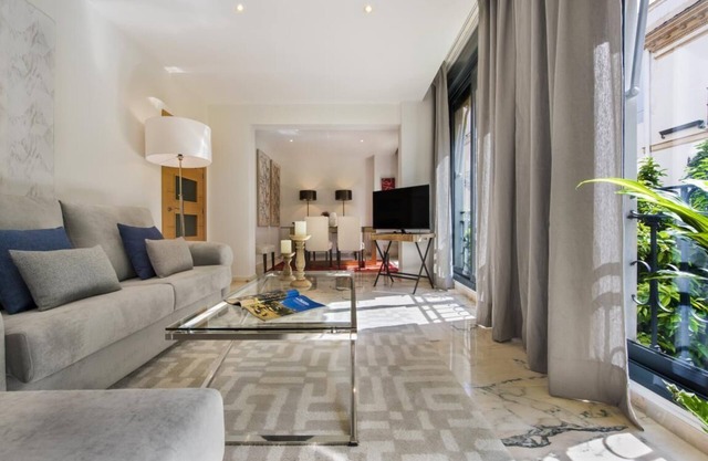 Brand new 2 Bd Apartm near Cathedral. Vinuesa II