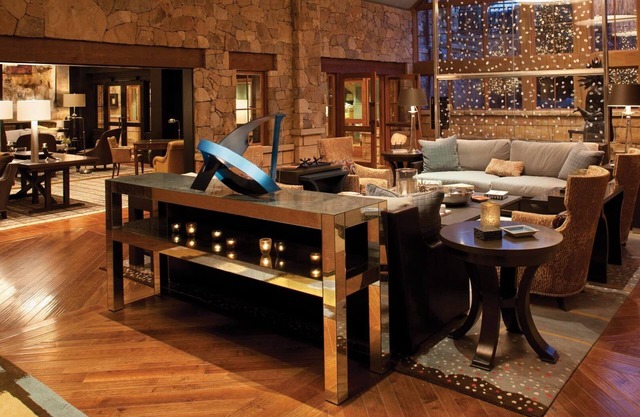 Luxury 2BD 2BR near slopes at The Sebastian in DT vail village.