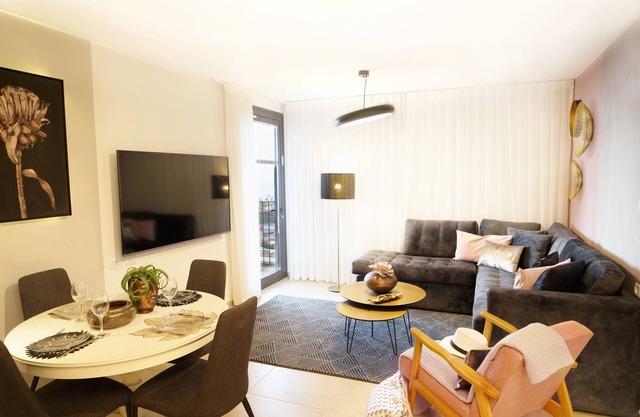 Luxe 2BR & Balcon & Vue Mer
