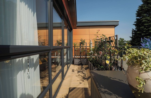 Luxury 2BR Penthouse Retreat with Huge Deck
