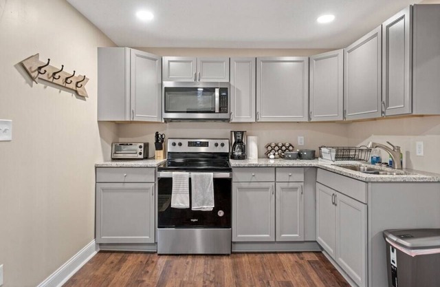 Luxury 2BR Townhouse near WKU & Mammoth Cave!