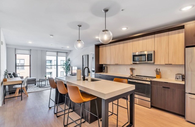 Industry 729 · OTR 2bd w/ Pool+Gym+Rooftop
