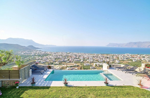 Luxury 3-bedroom house in Kissamos