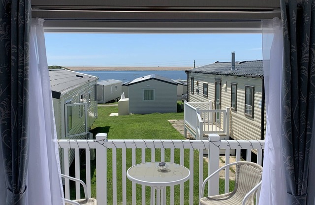 Luxury 3 bedroom static caravan at Haven Littlesea