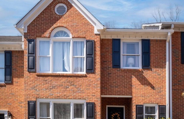 Luxury 3-bedroom townhome in delightful Vestavia Hills