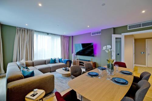 Luxury 360 Penthouse with gym & parking