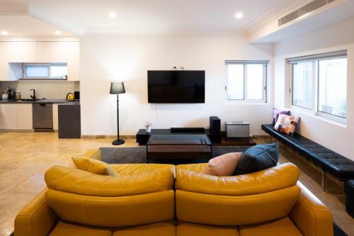 Luxury 3BR Home in Mascot - Minutes from City, Beaches, and Airports