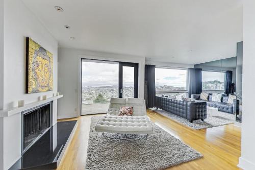 Luxury 3br Home - Pano Views, Steam Room & Deck