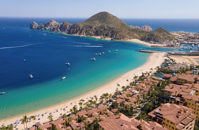 10% OFF Luxury 4-bedroom Beachfront Villa #6, Gated Resort HBC, 5-Star Service