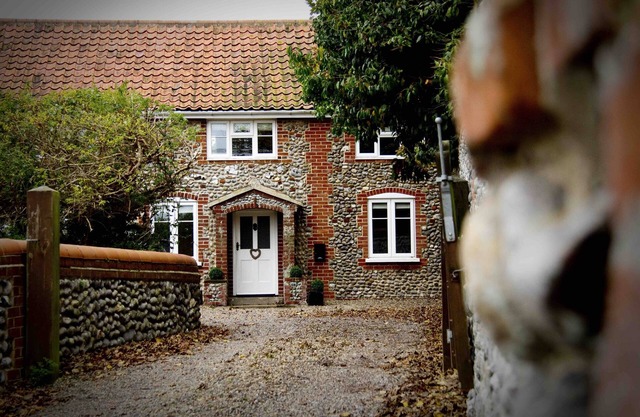 Luxury 4 bedroom North Norfolk chalet dans la belle ville côtière de village