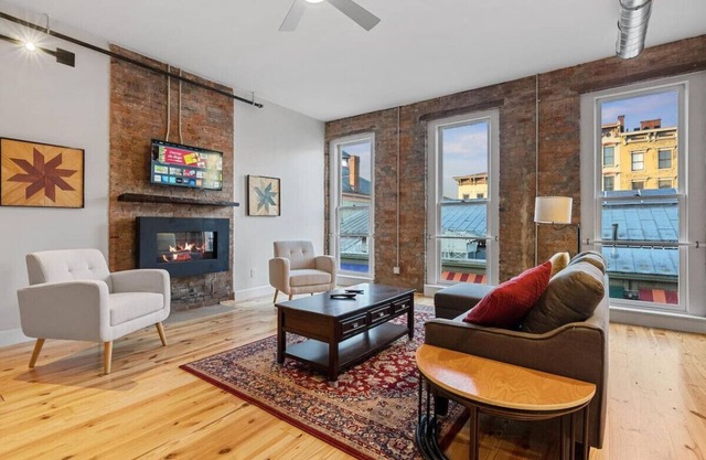 Luxury 4-Bedroom Retreat in Over the Rhine