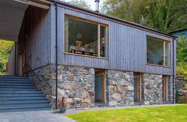 Luxury 4 Bedroom Retreat in Rural Wales