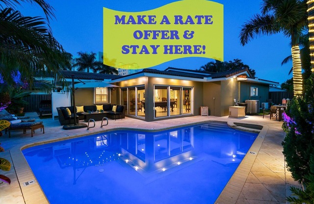 Luxury 4 Bedroom Pool Home Just Steps Away from Private Beach! Billiards~Ping Pong~Near The Action!