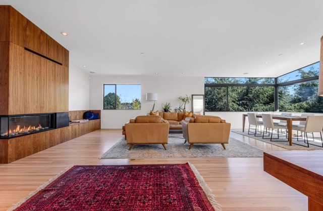 Luxury 4000 sqft Home with Gym, Sauna, CityViews
