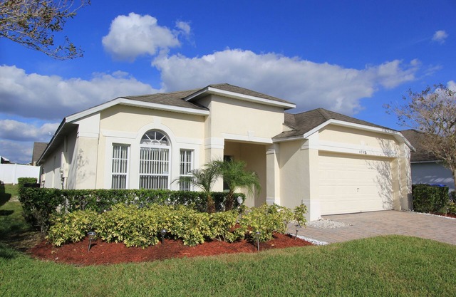 Luxe 4BR Villa + Pool & Spa- 15 Minute de Disney World