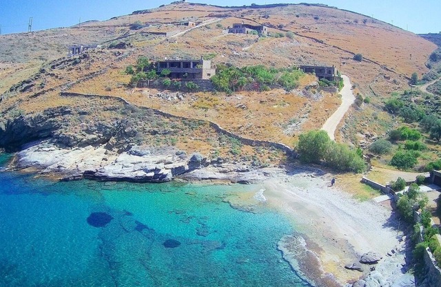 Nouvelle villa spacieuse de luxe de 5 chambres, intimité, vue mer / coucher de soleil et plage privée