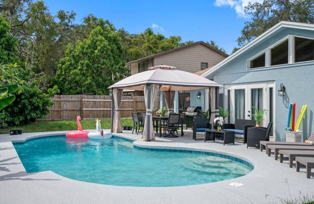 Luxury 5 BDRM Home | Stunning Pool & Huge Backyard
