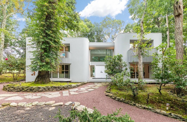 Luxe - 5 ch, 6 bains, tennis Crt, piscine chauffée, basket-ball, bain à remous, 2,4 acres