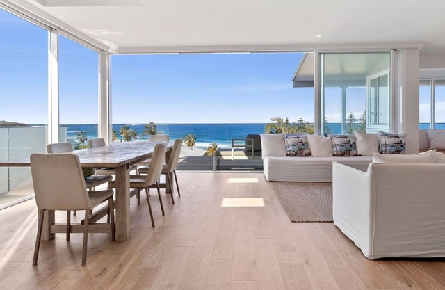 Watavu Luxury Home in Curl Curl