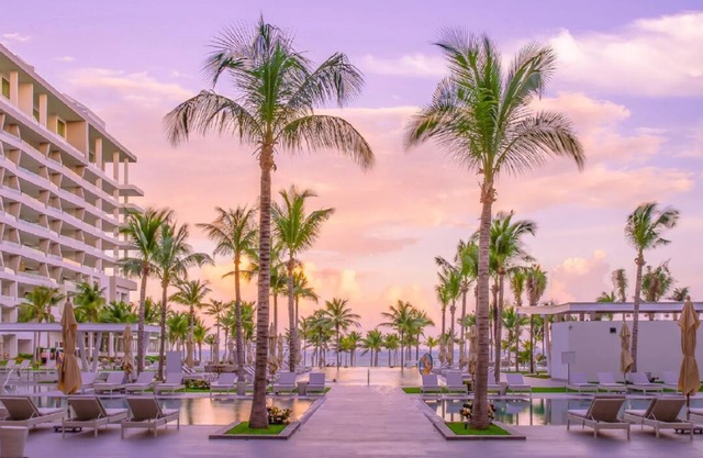 Luxury 5 diamond Beach front Villas