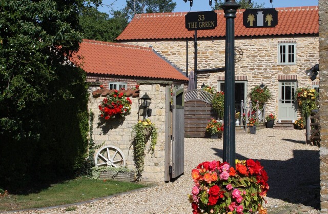 GRANGE CONVERTIBLE D'OR 5 * DE LUXE DANS UN VILLAGE TRADITIONNEL AU NORD DE LA VILLE DE LINCOLN