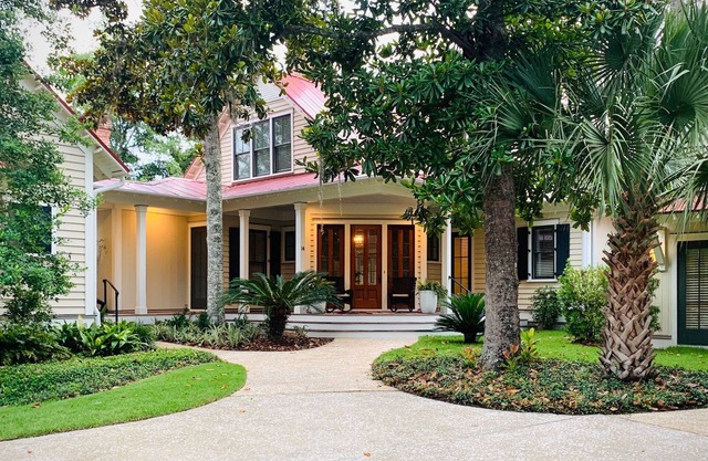 Luxury 5 Star Waterfront 4300 sq.ft. Private Village home!