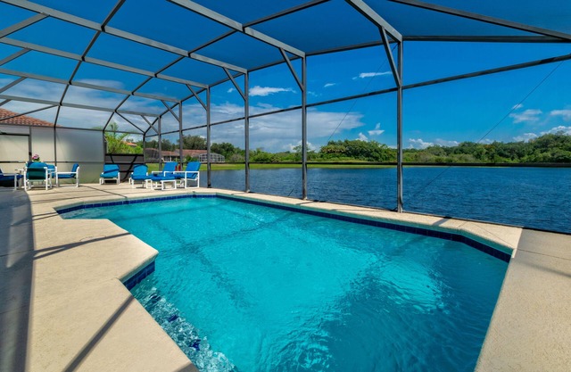 Luxe 5 Lits Florida Pool Home | Avec Vue sur le Lac | Près de Disney | Orlando
