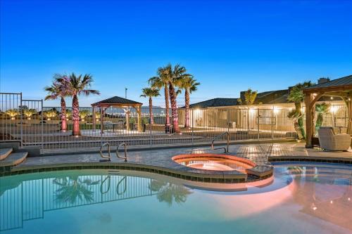 Luxury 5BR Retreat Pool Hot Tub Gym 7000sqf