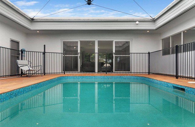 Riverside Serenity Su