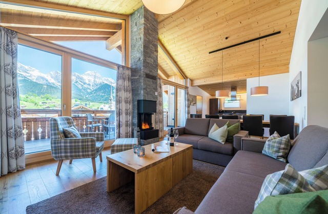 Luxury 6-8-person penthouse in the holiday park Landal Resort Maria Alm