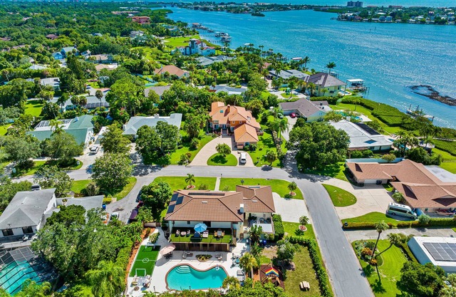 Luxury 8-BR Villa w/ Pool & Soccer - 20 Guests!