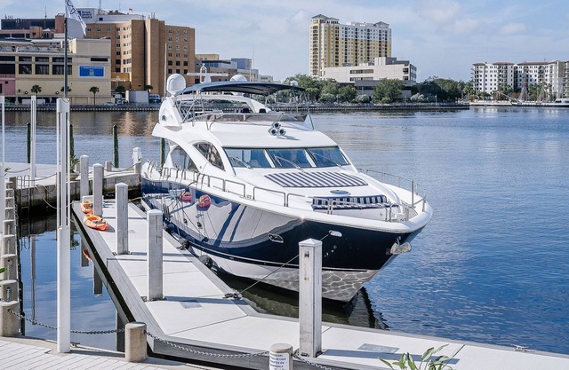 Yacht de luxe 82 'Sunseeker sur Harbour Island