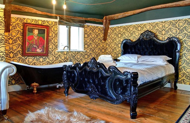 Luxury 9 Bed Manor House Hot Tub Cinema Room SkyTV