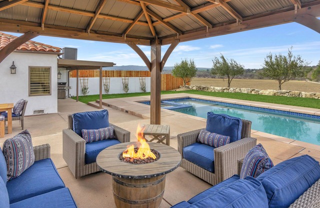 Adobe de luxe à Paso Robles Wine Country w / Hot Tub @ Hearst Ranch Winery