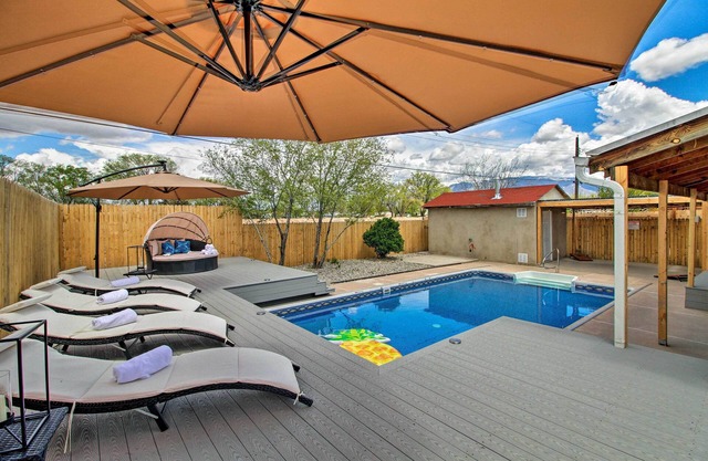 Luxe Home w / Pool- 4 mi à ABQ Balloon Fiesta Park