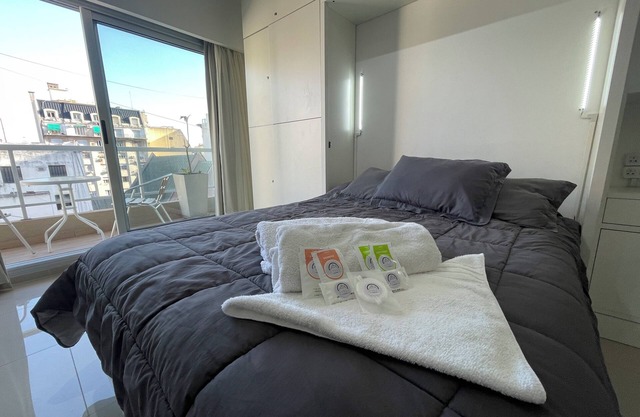Luxe et confort à San Telmo avec piscine et balcon