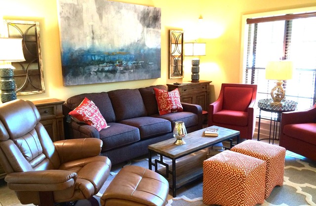 Luxe et confort chez Ole Miss. Adjacent au campus